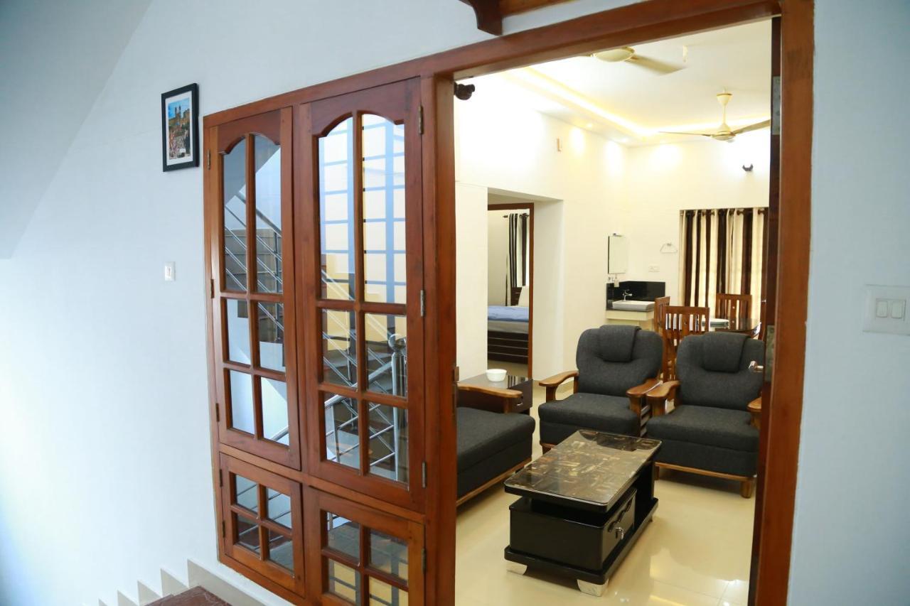 Down Town Holidays Thiruvananthapuram Eksteriør billede